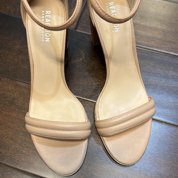 Reaction Kenneth Cole Lolita Strappy Heels size 9 - Picture 5 of 11